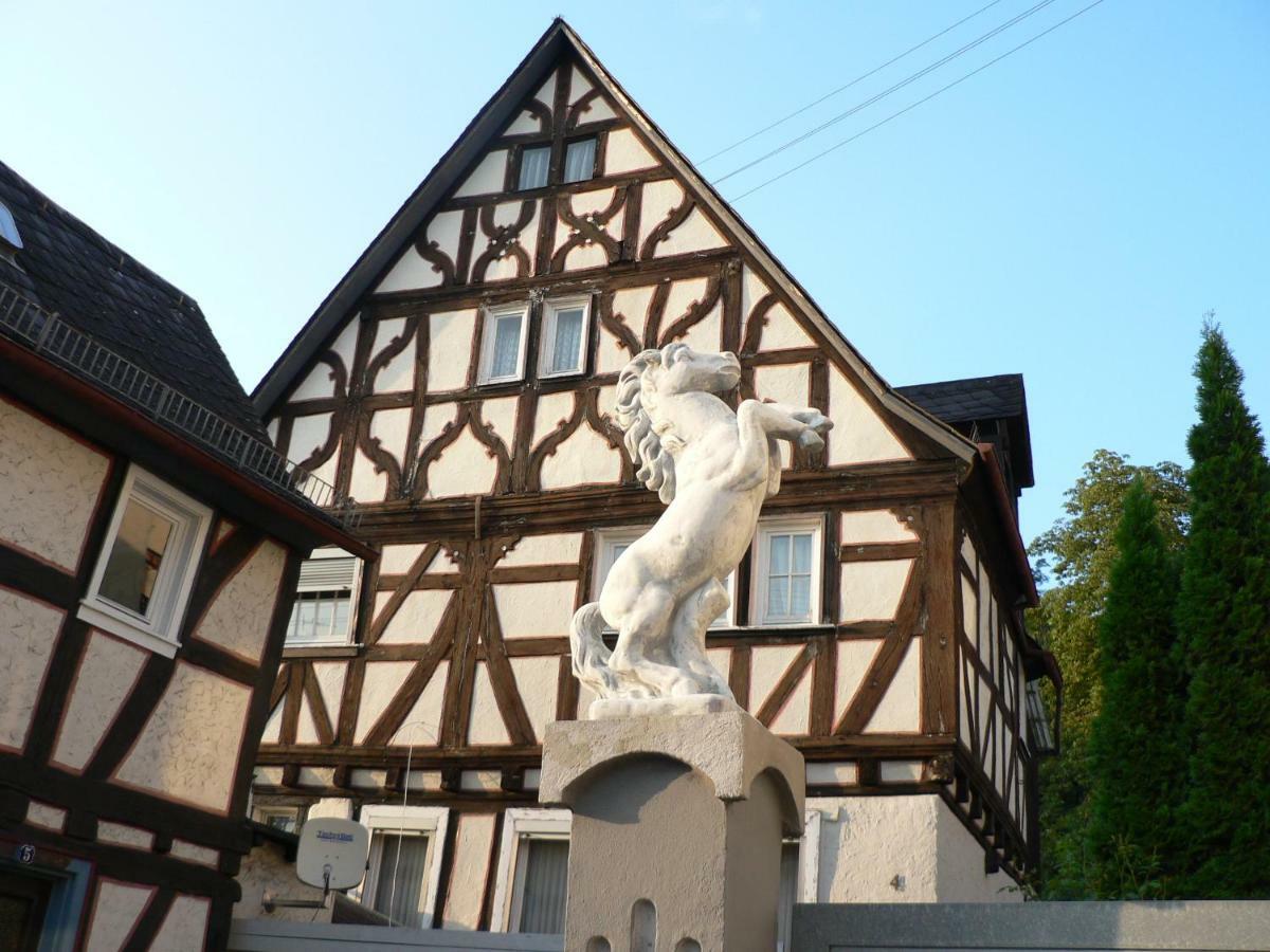 Gästehaus Cheval Blanc Lorch am Rhein Exteriör bild